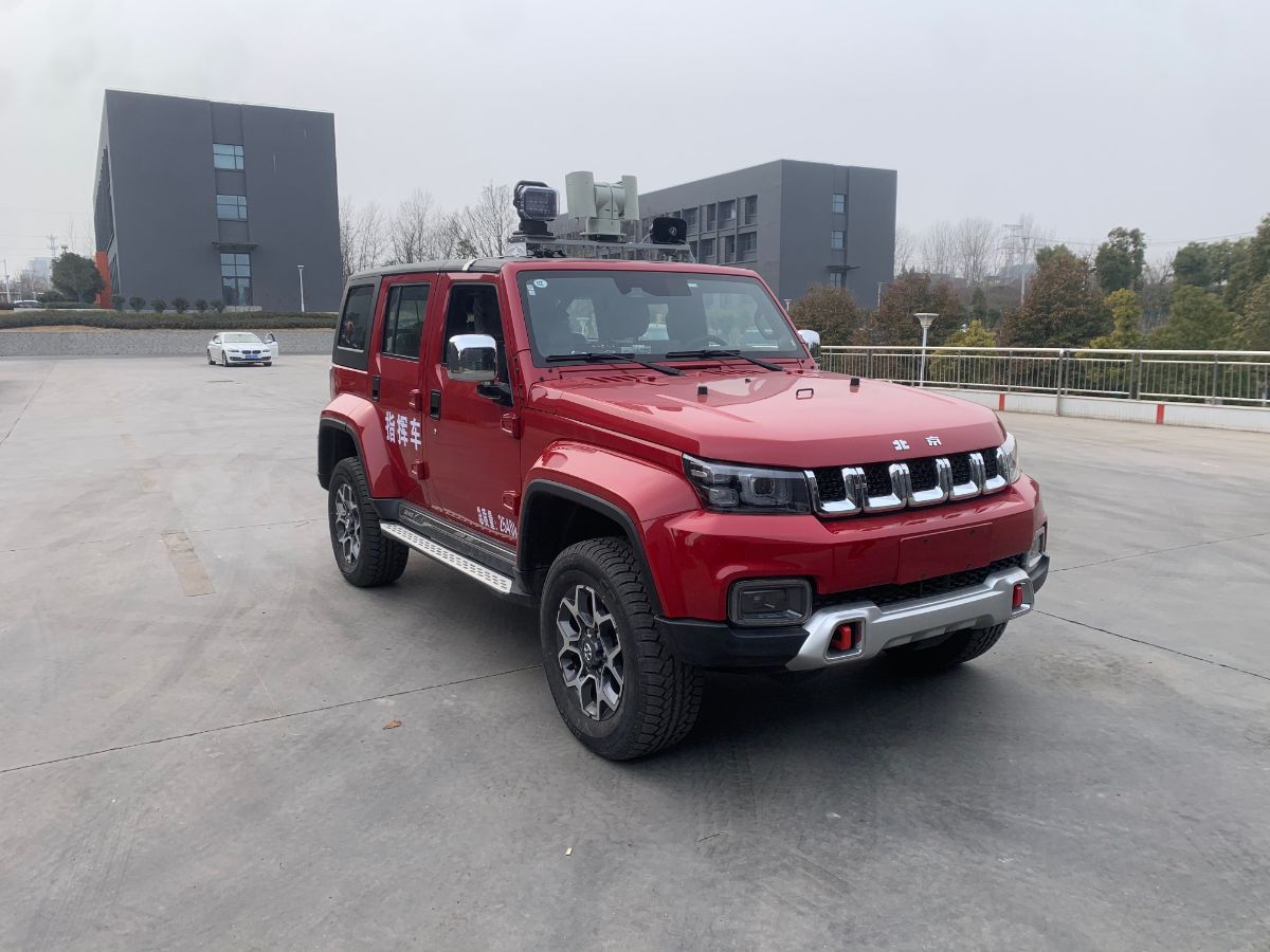 四驱越野指挥车