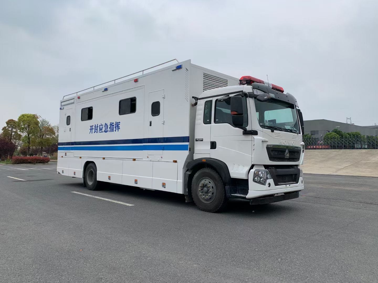 豪沃指挥车图片