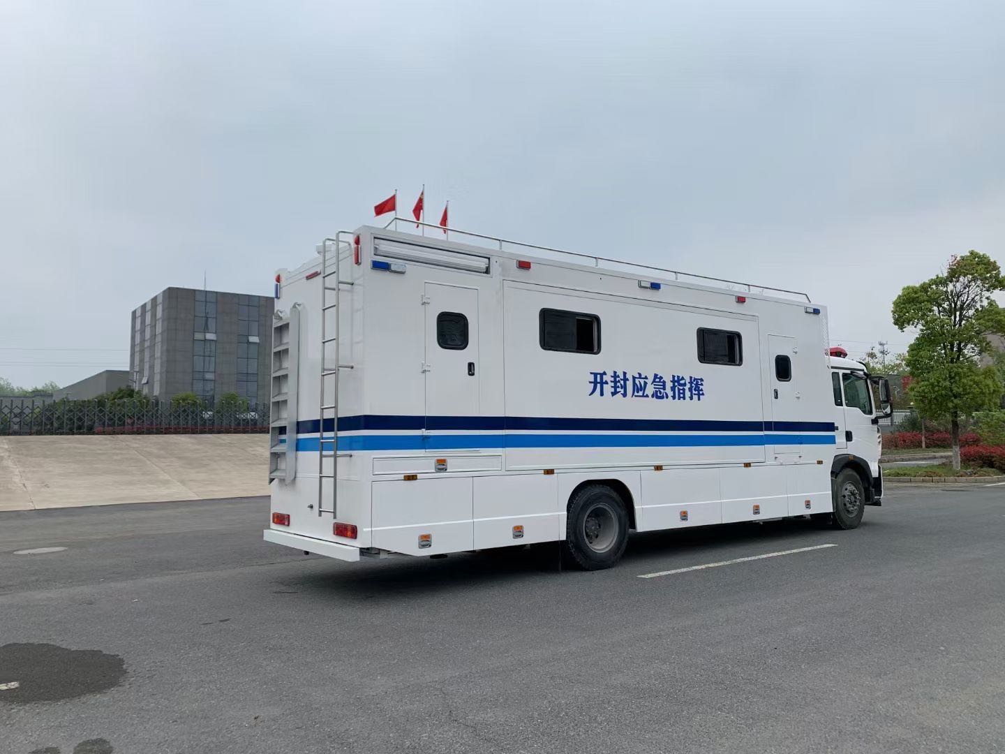 豪沃指挥车图片