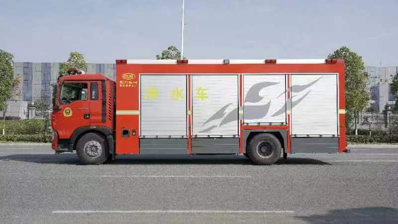 豪沃净水车图片