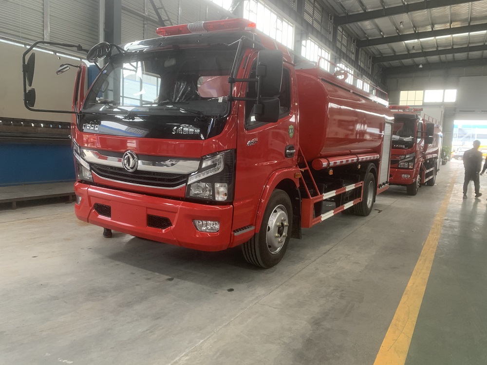 大多利卡消防洒水车（8吨0图片