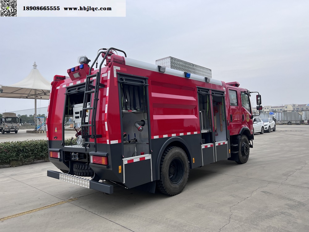 东风四驱水罐消防车(4.5吨)图片