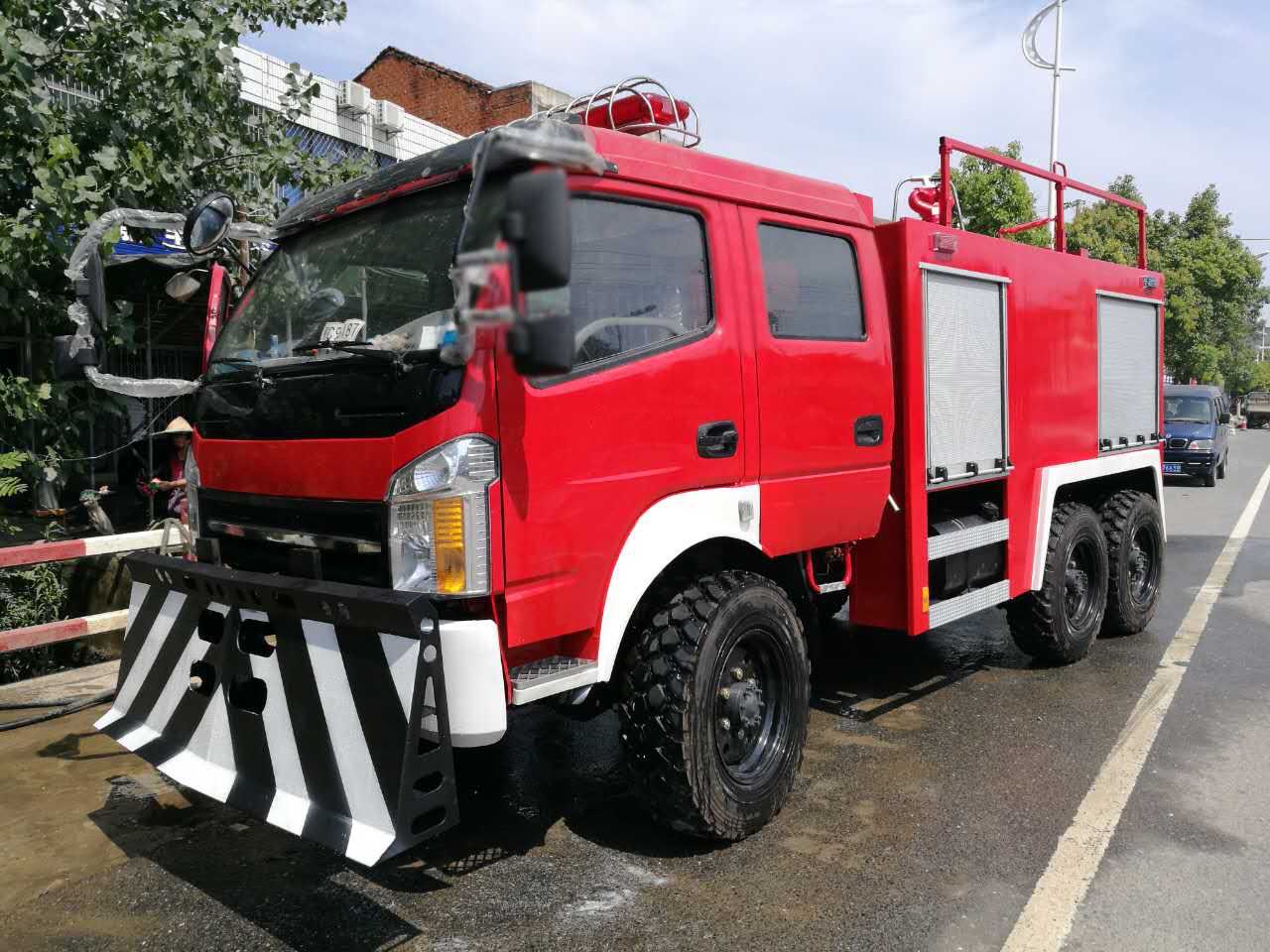 四驱森林消防车（4吨）图片