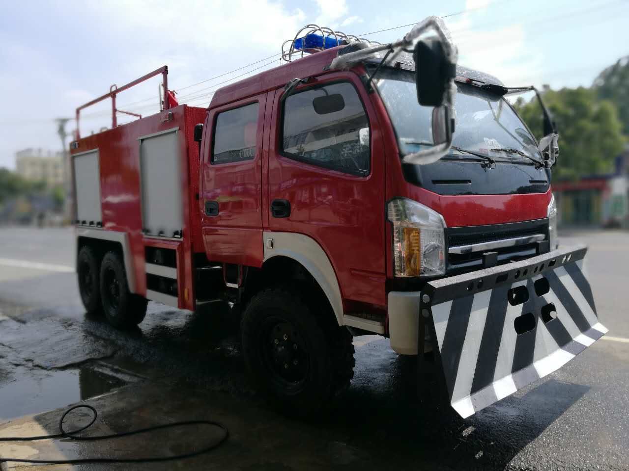 四驱森林消防车（4吨）图片