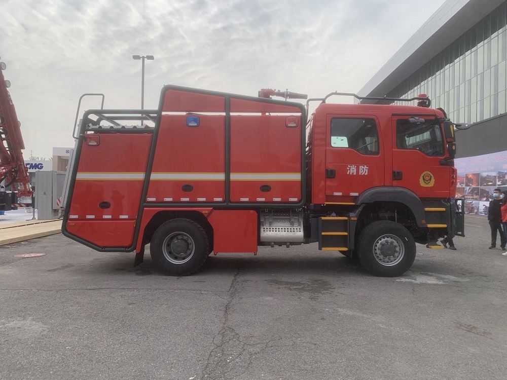 豪沃四驱森林消防车图片