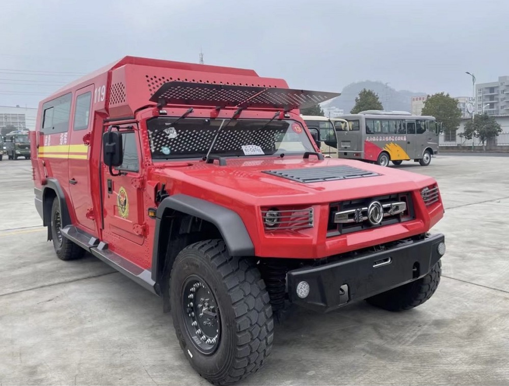 东风猛驱士救险车图片