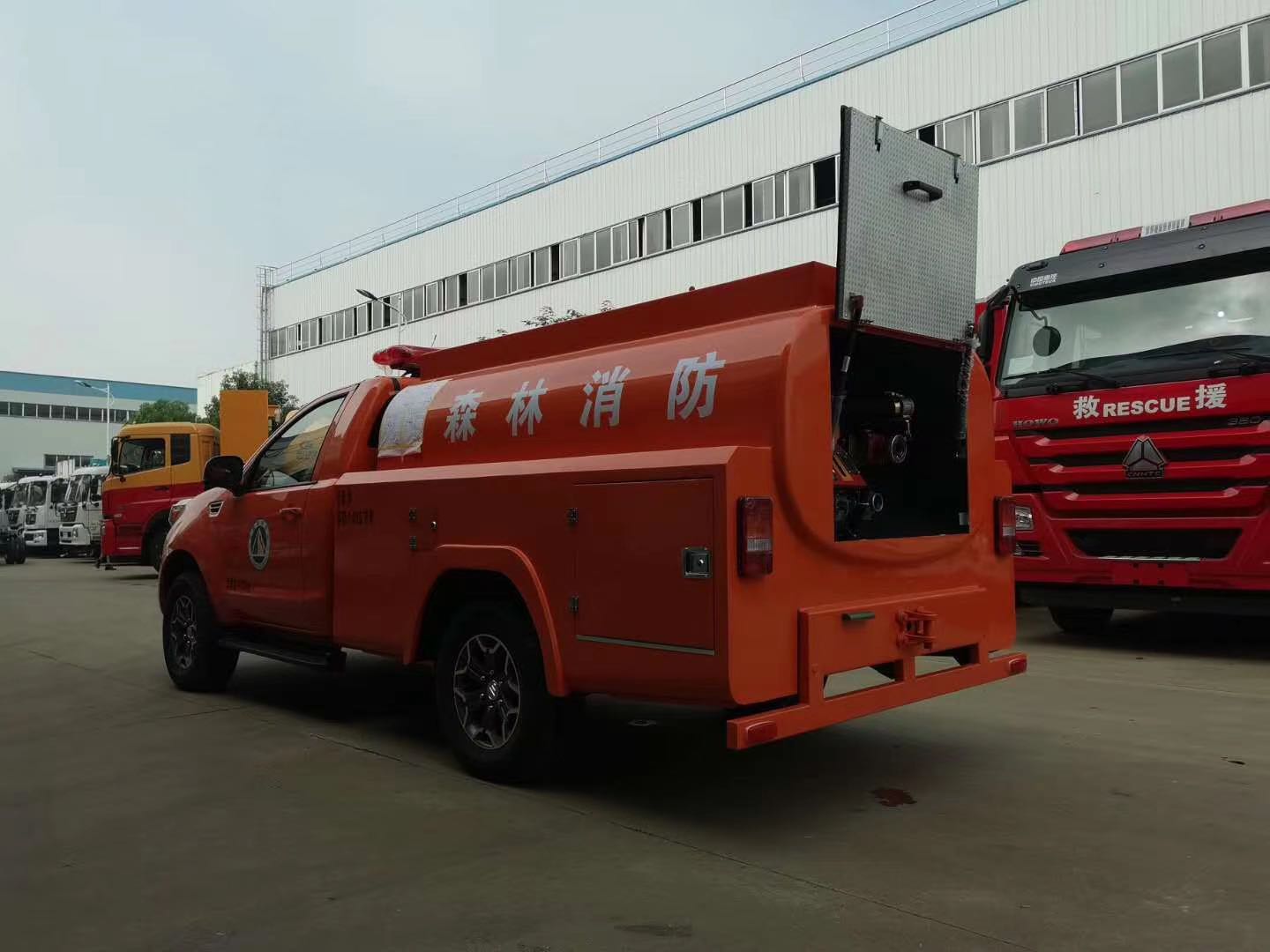 福田四驱水罐救险车图片