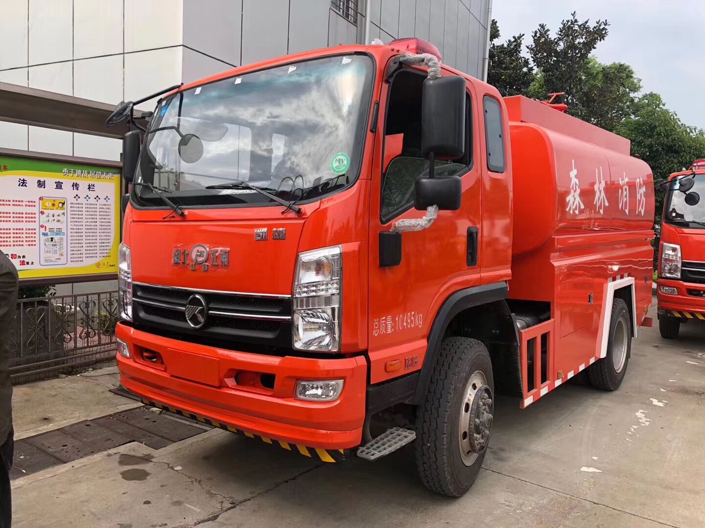 凯马远程供水车图片