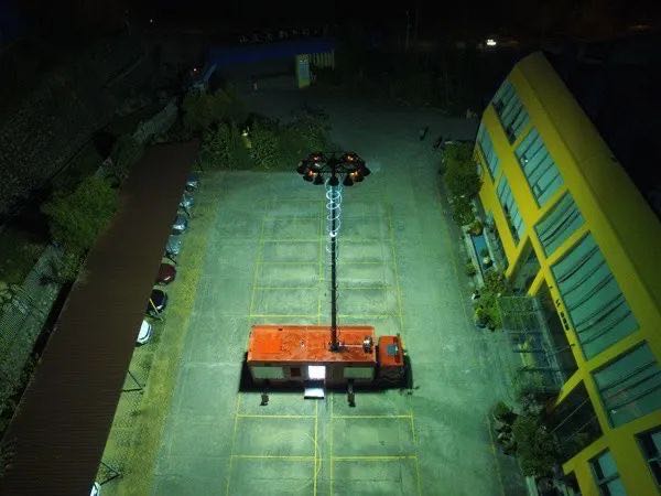 德国曼照明车图片