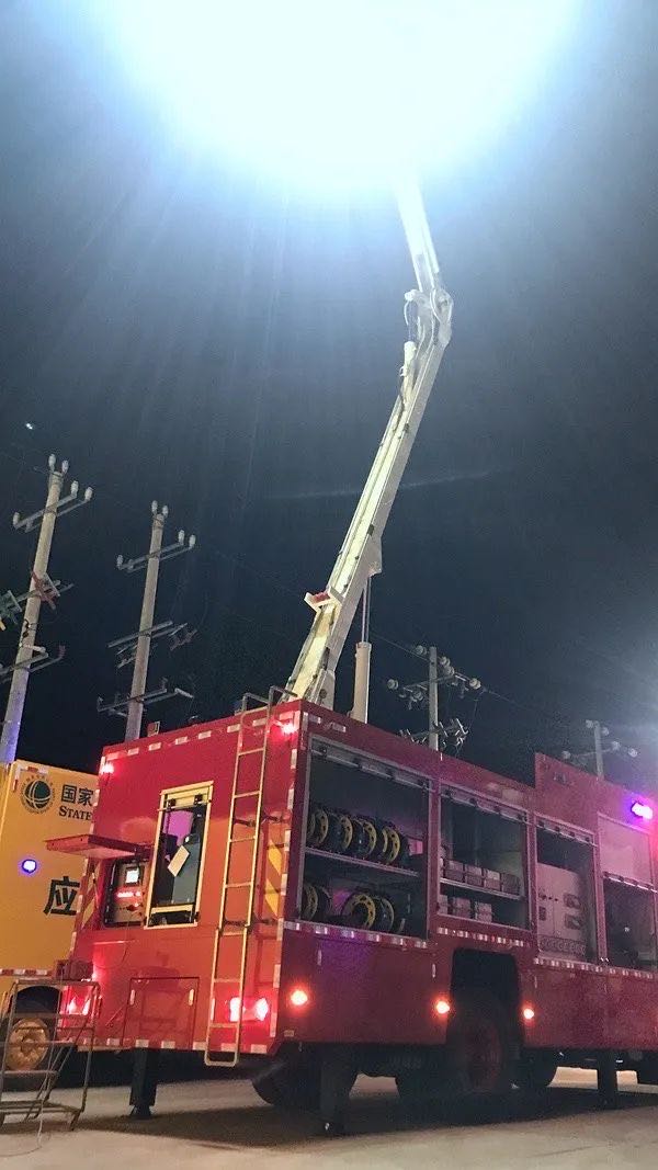 汕德卡16米应急照明车图片