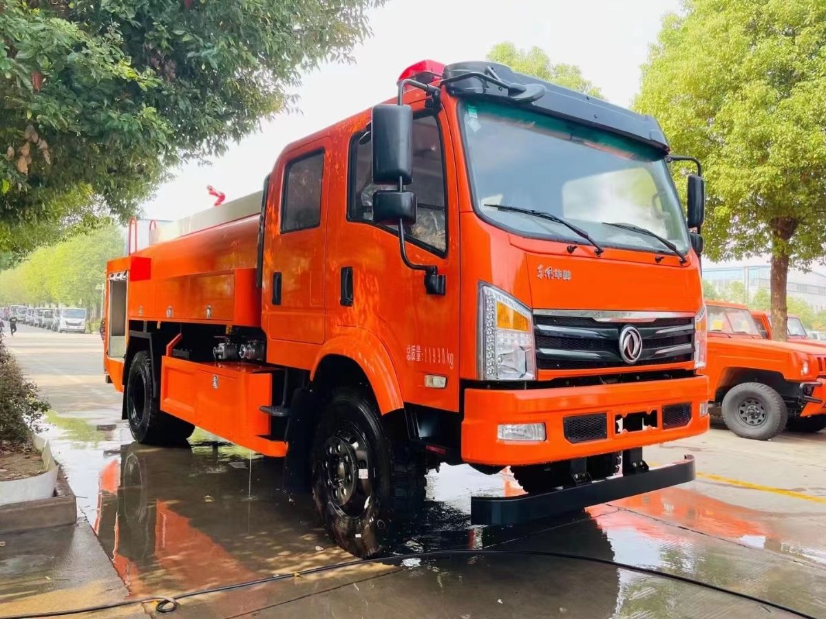 东风四驱远程供水车图片