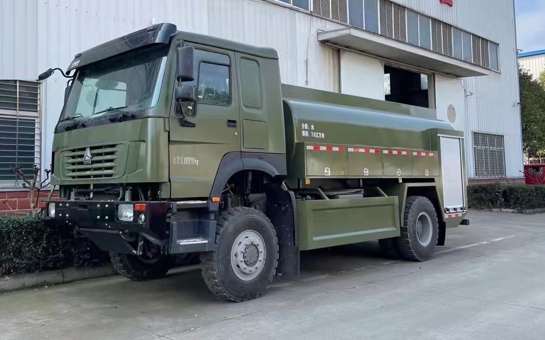 豪沃四驱远程供水车
