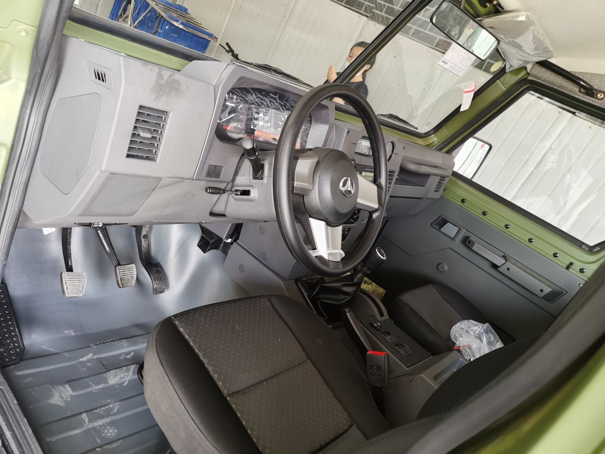 北汽8座运兵车图片