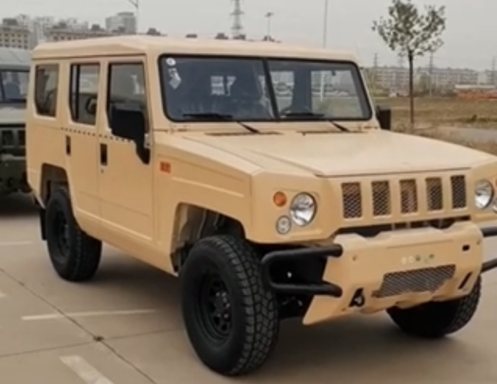 北汽8座运兵车图片