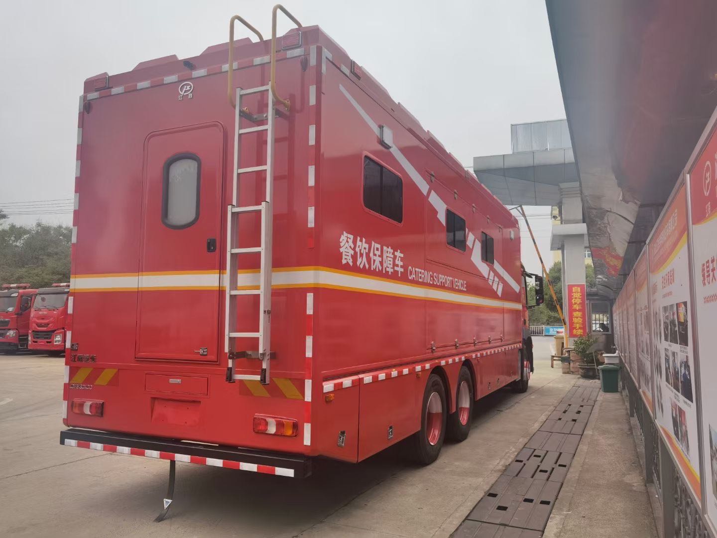 奔驰淋浴车图片