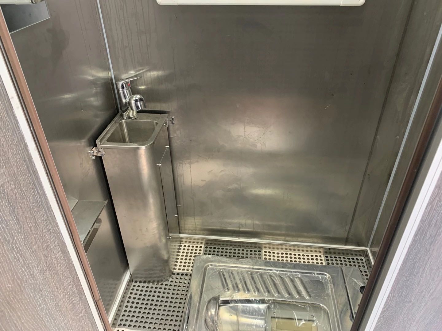 东风淋浴车图片