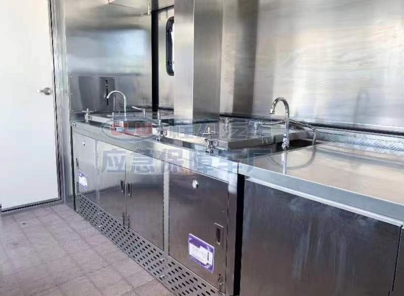 豪沃餐饮车图片