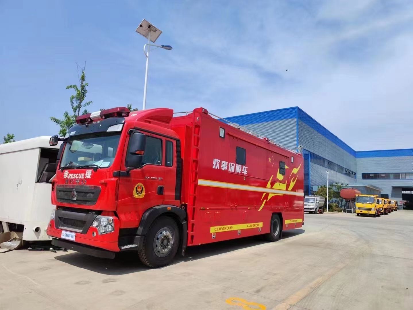 豪沃炊事车图片