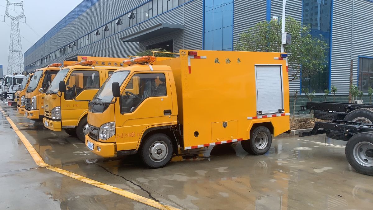 小卡之星2救险车