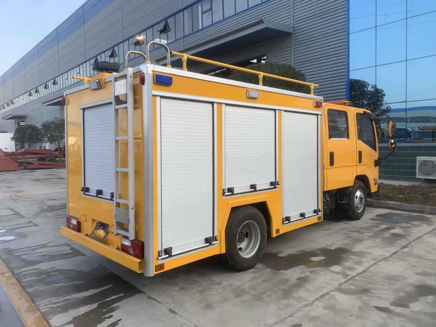 江铃工程救险车图片