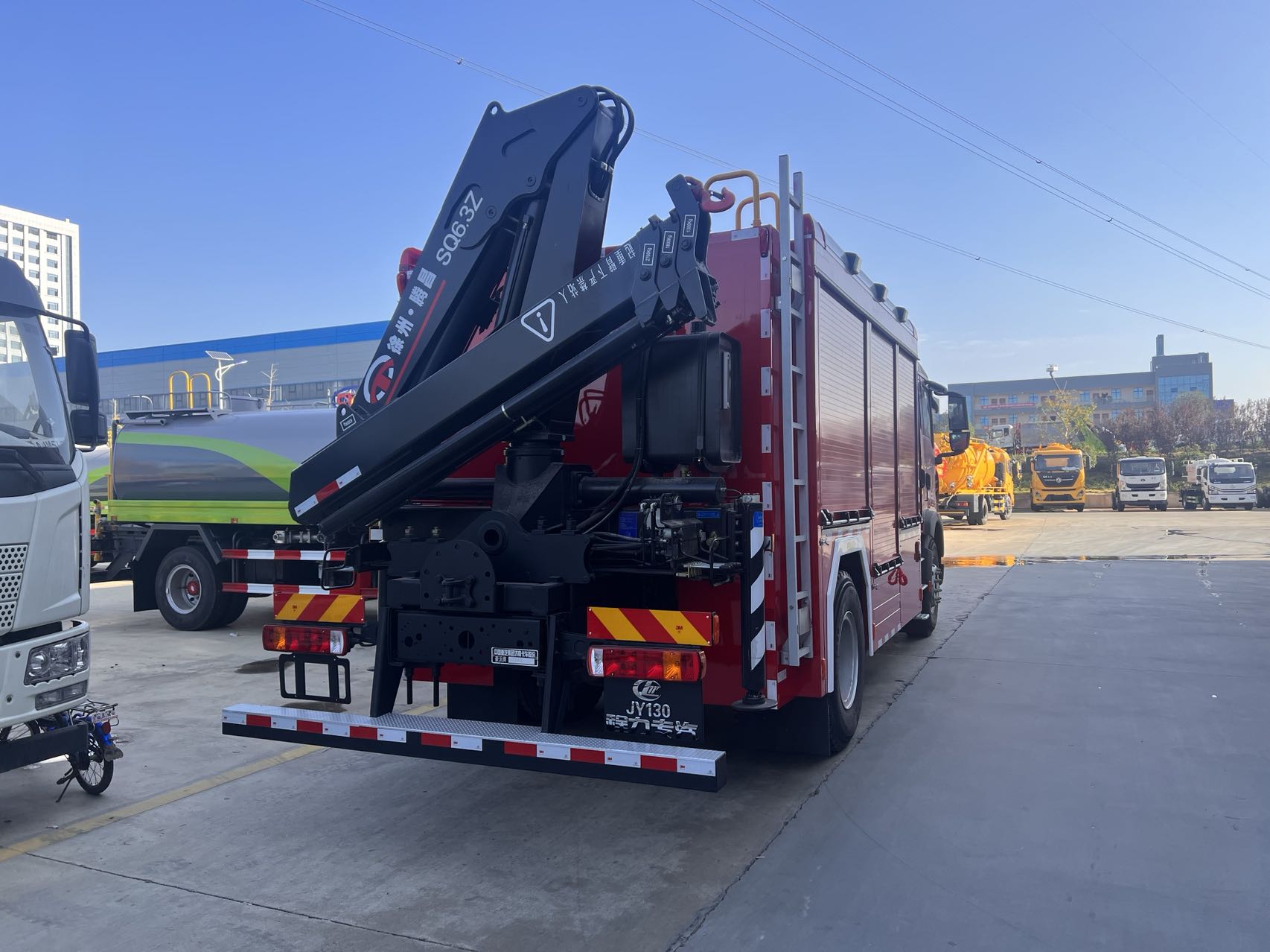 豪沃抢险救援消防车图片