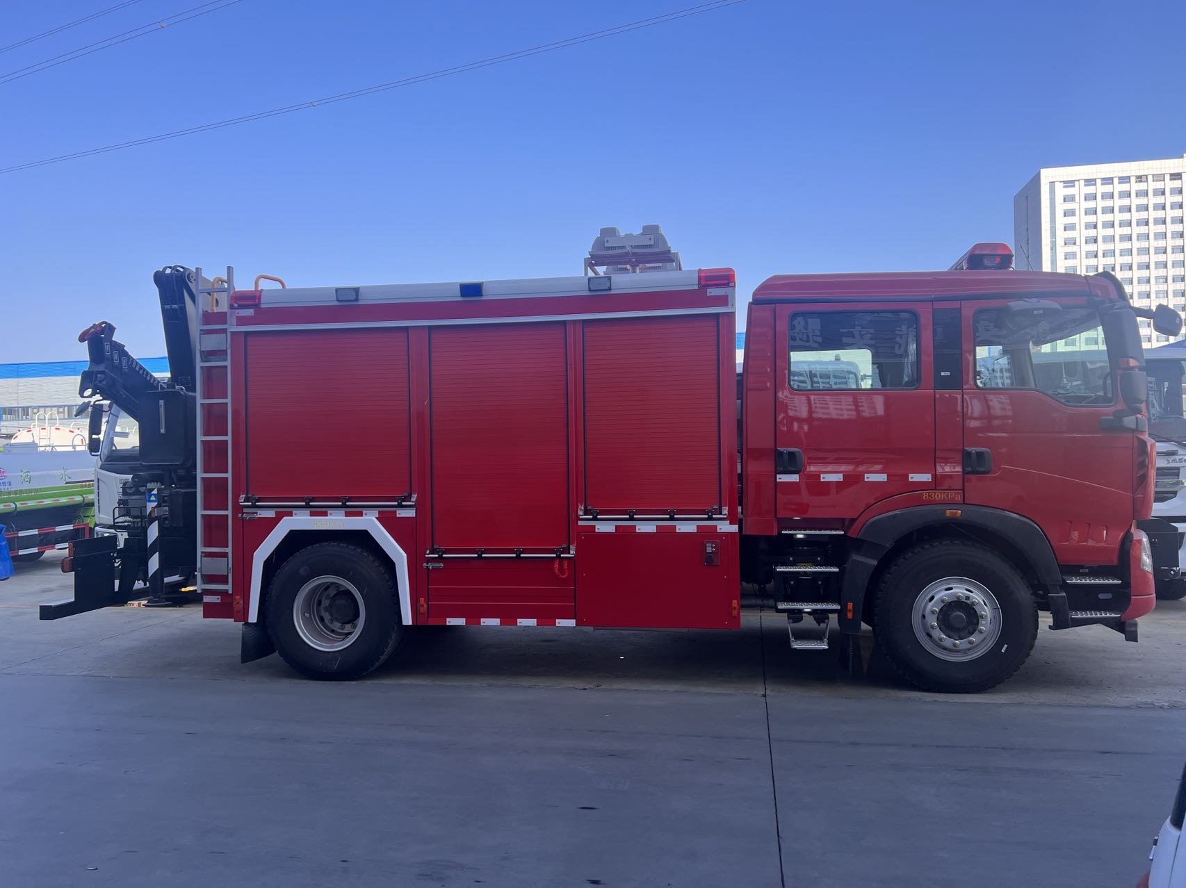 豪沃抢险救援消防车图片