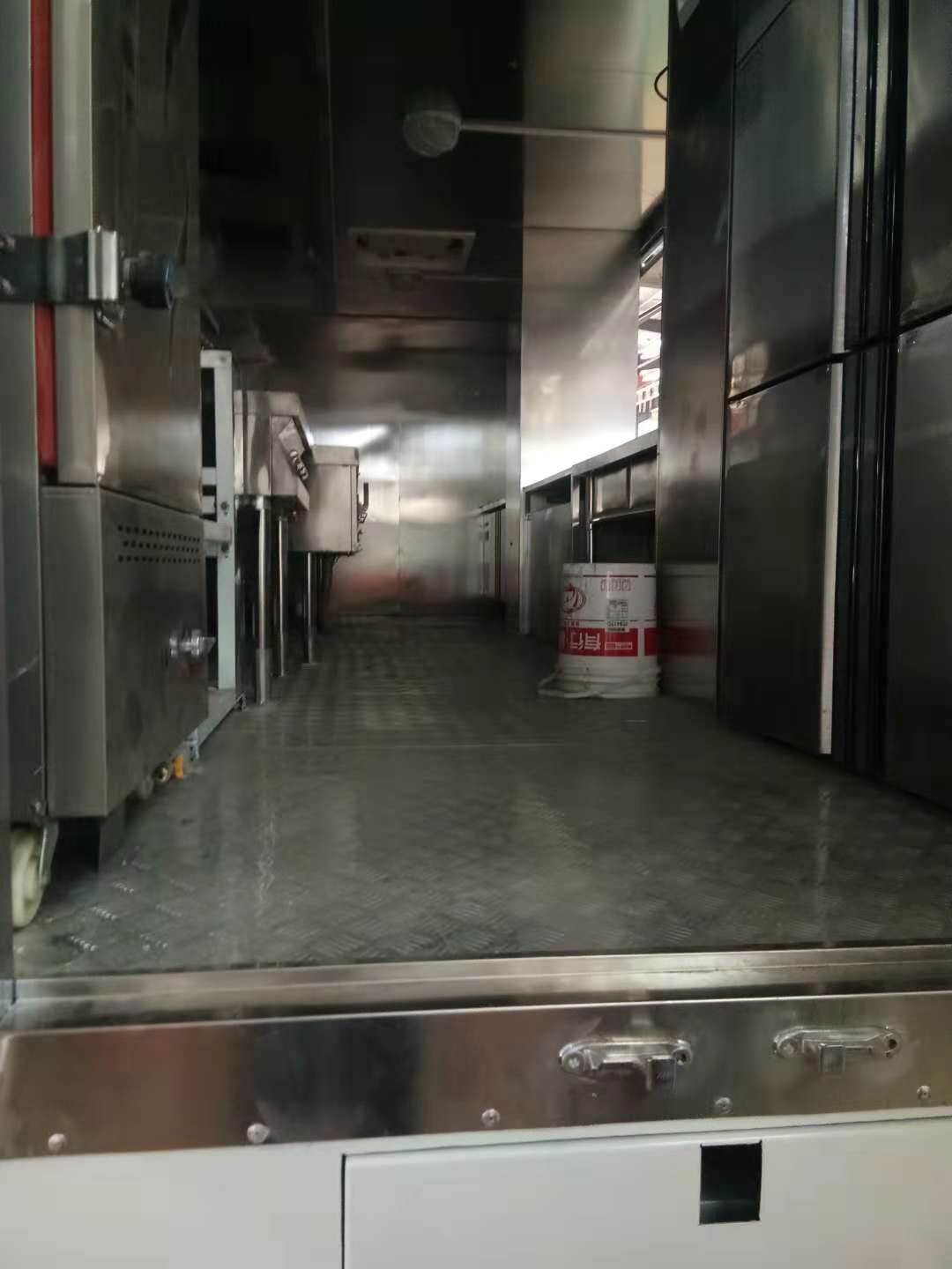 CLW5040XCCS5型餐车图片