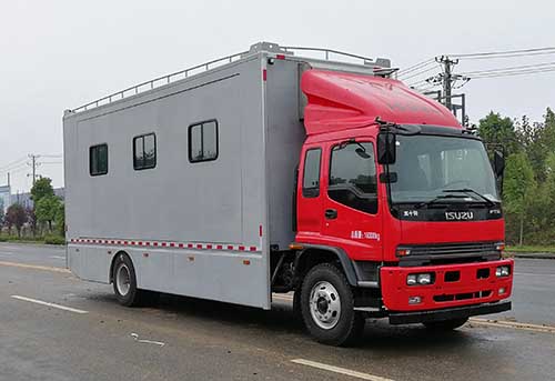 庆铃五十铃宿营车