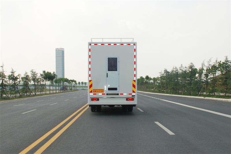 东风宿营车图片