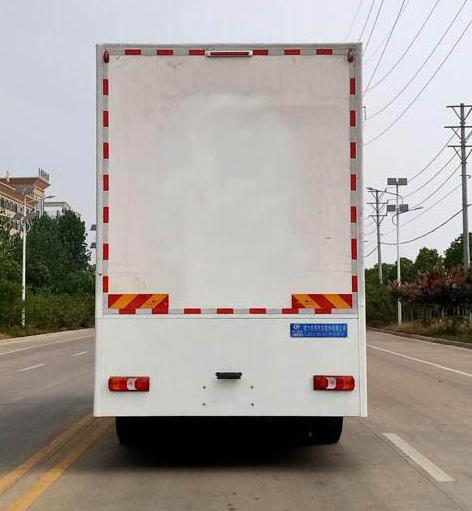 CLW5210XZH5型指挥车图片