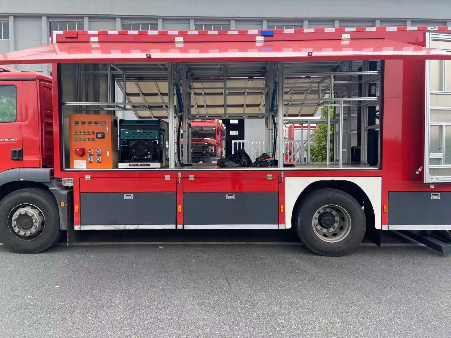 CLW5140TXFQC200/M型器材消防车图片