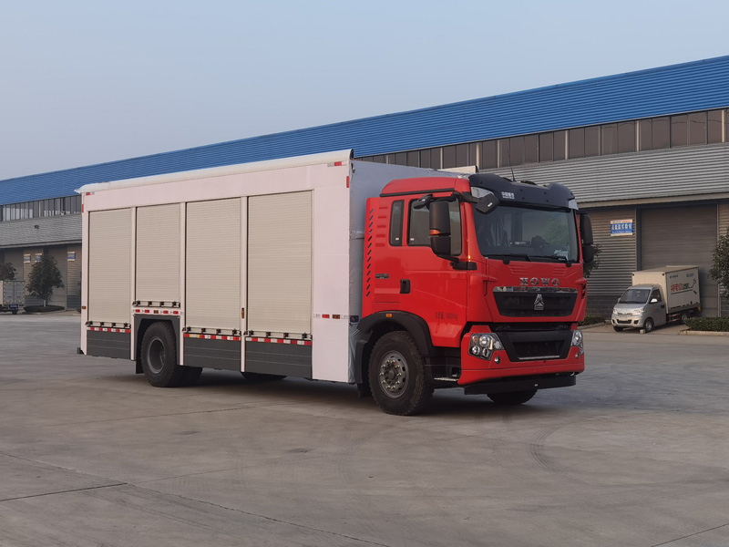 CLW5180XJS6型净水车图片