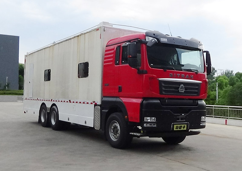 CLW5210XZHZ6型指挥车