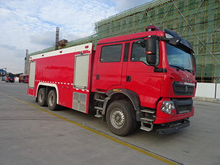 CLW5320GXFPM160/HW型泡沫消防车