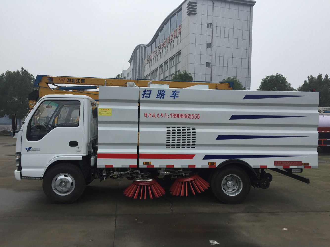 扫路车的漏油和渗油问题图片