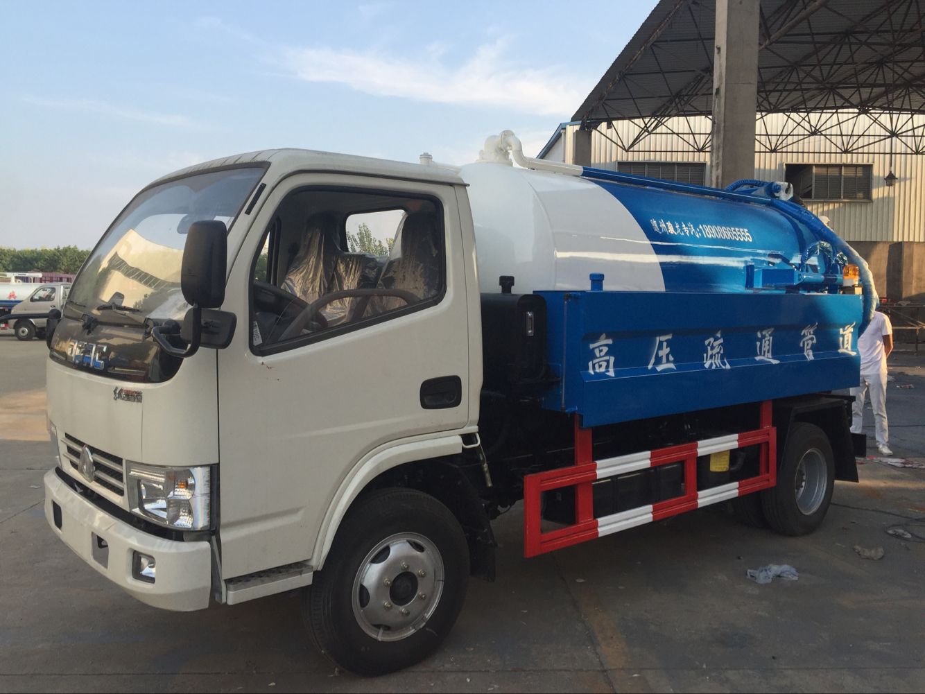 吸污车的车身油漆维护知识