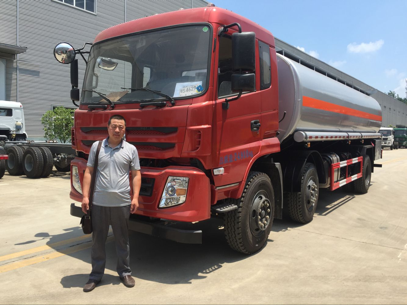 教你怎么样挑选油罐车