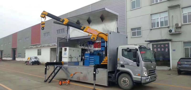 现代多功能工程抢险车