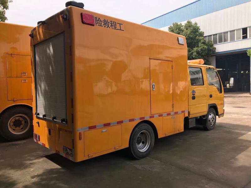 多功能抢险车图片