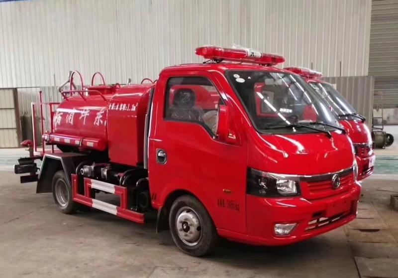 东风途逸消防洒水车