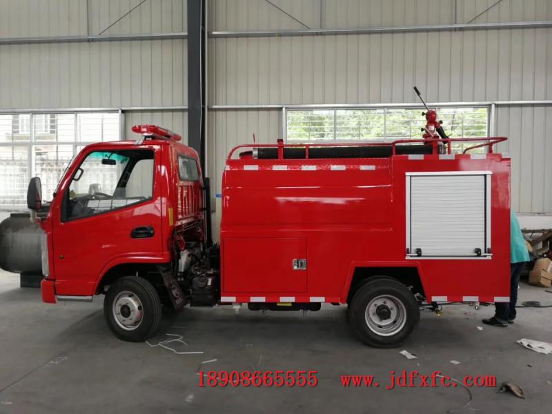 东风途逸消防洒水车图片