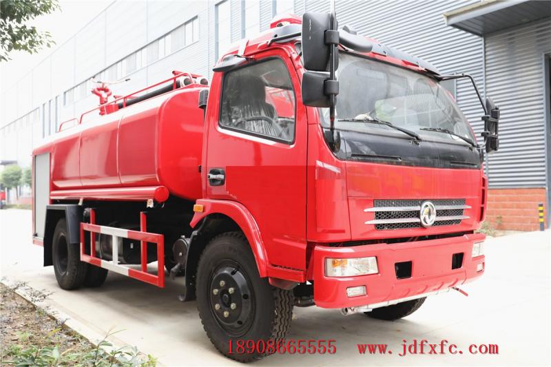 东风多利卡消防洒水车图片